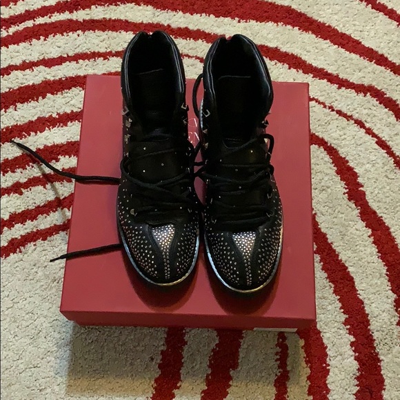 Valentino GARAVANI STUDDED COMBAT ANKLE BOOTS 40.5 - Picture 4 of 7